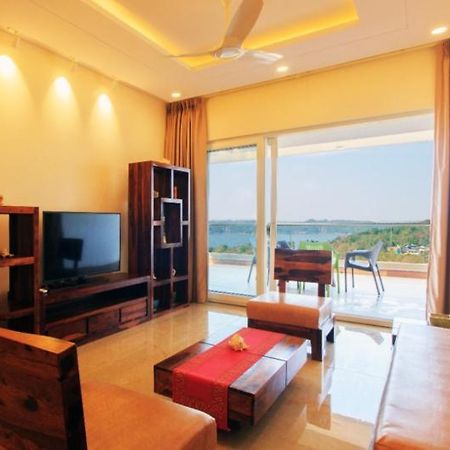 Kuber Mandovi Bay Hotel GOA Bagian luar foto